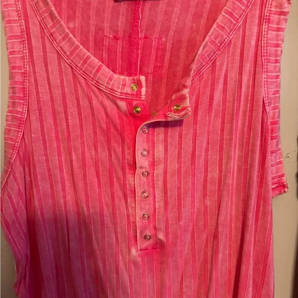 Lot of 2 Zenana Washed Ribbed
Scoop Neck Henley Tank Tops - Picture 5 of 14